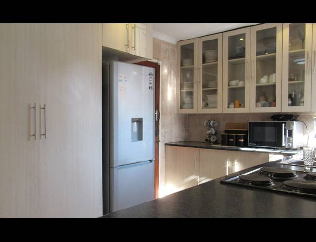 3 BEDROOM FREEHOLD FOR SALE IN ELANDSPARK